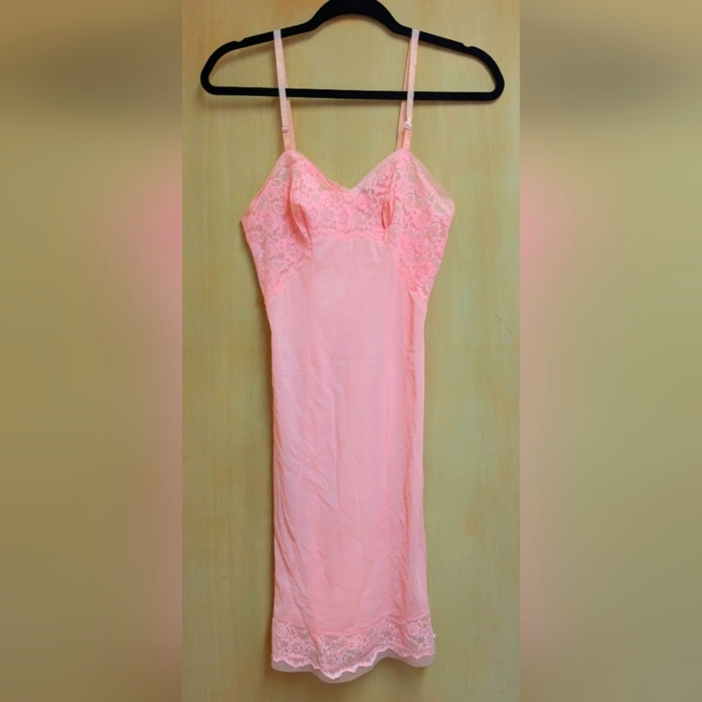 Vintage 70s-80s Vintage Bubblegum Pink Slip Nightie